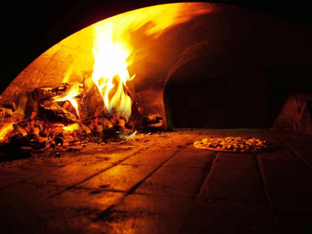 MOBILE WOODFIRED PIZZA CATERING